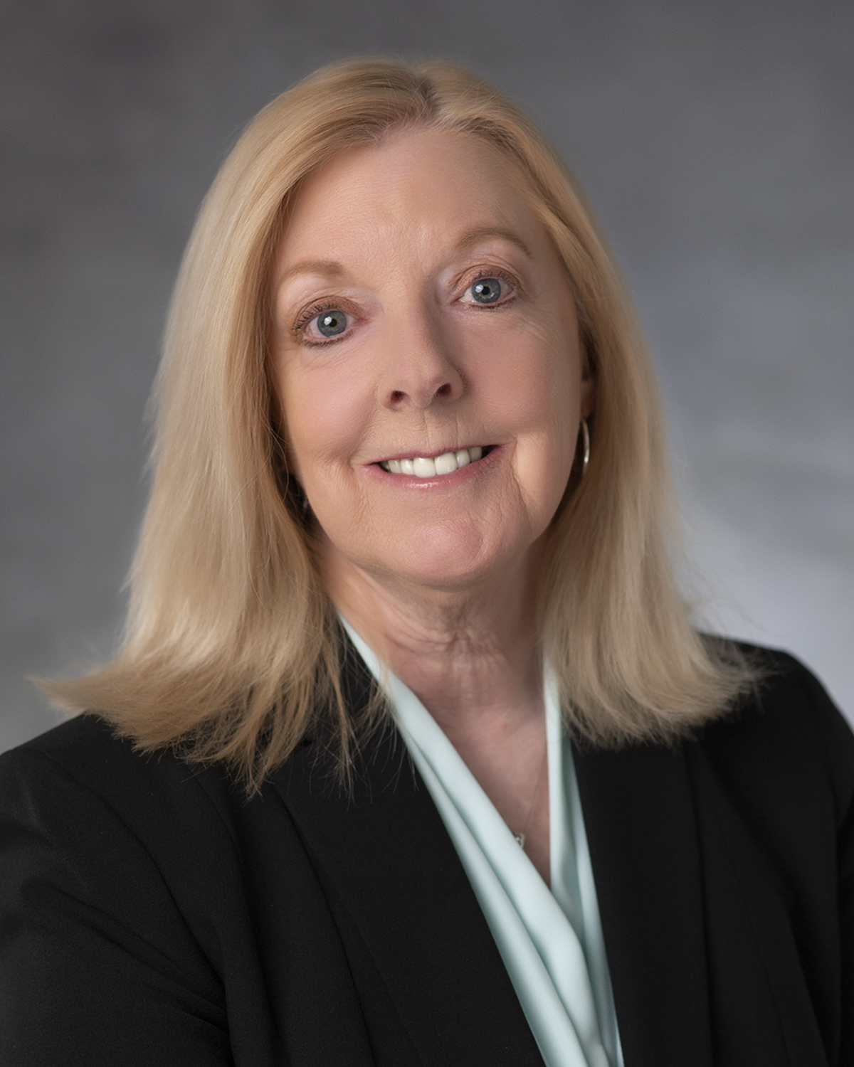 Julie Kitchen headshot